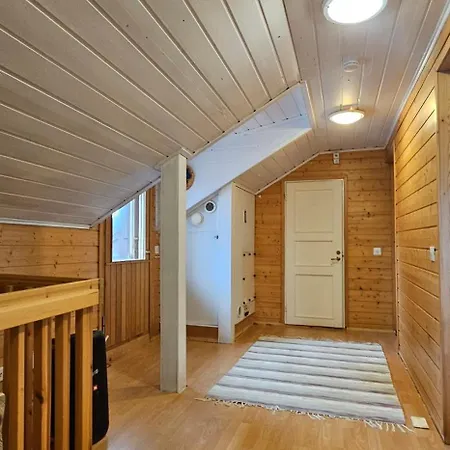 דירה Arctic House 7 Guest, Outdoor Tentsauna Experience קמי